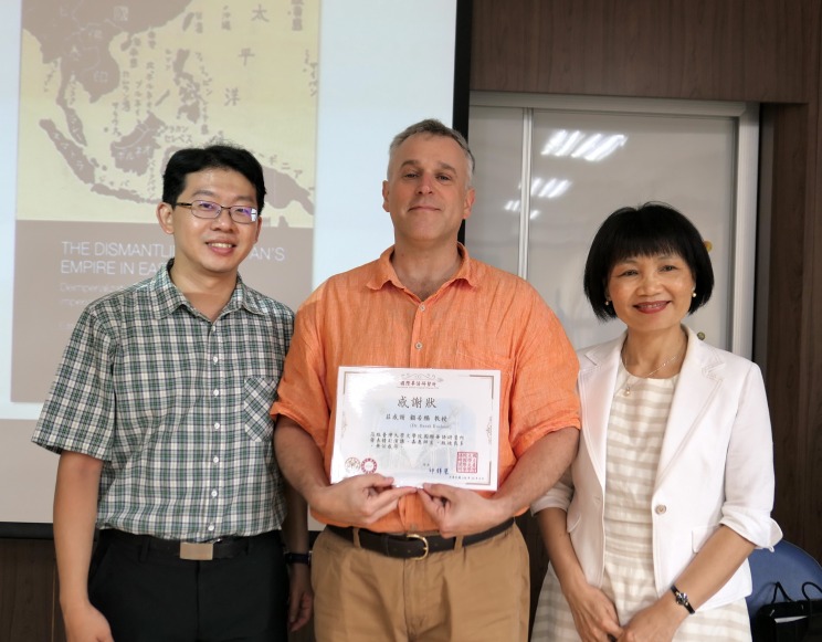 Prof. Barak Kushner with Dr. Liyuan Chen, and Deputy Dir Wei-hung Kao 06102017